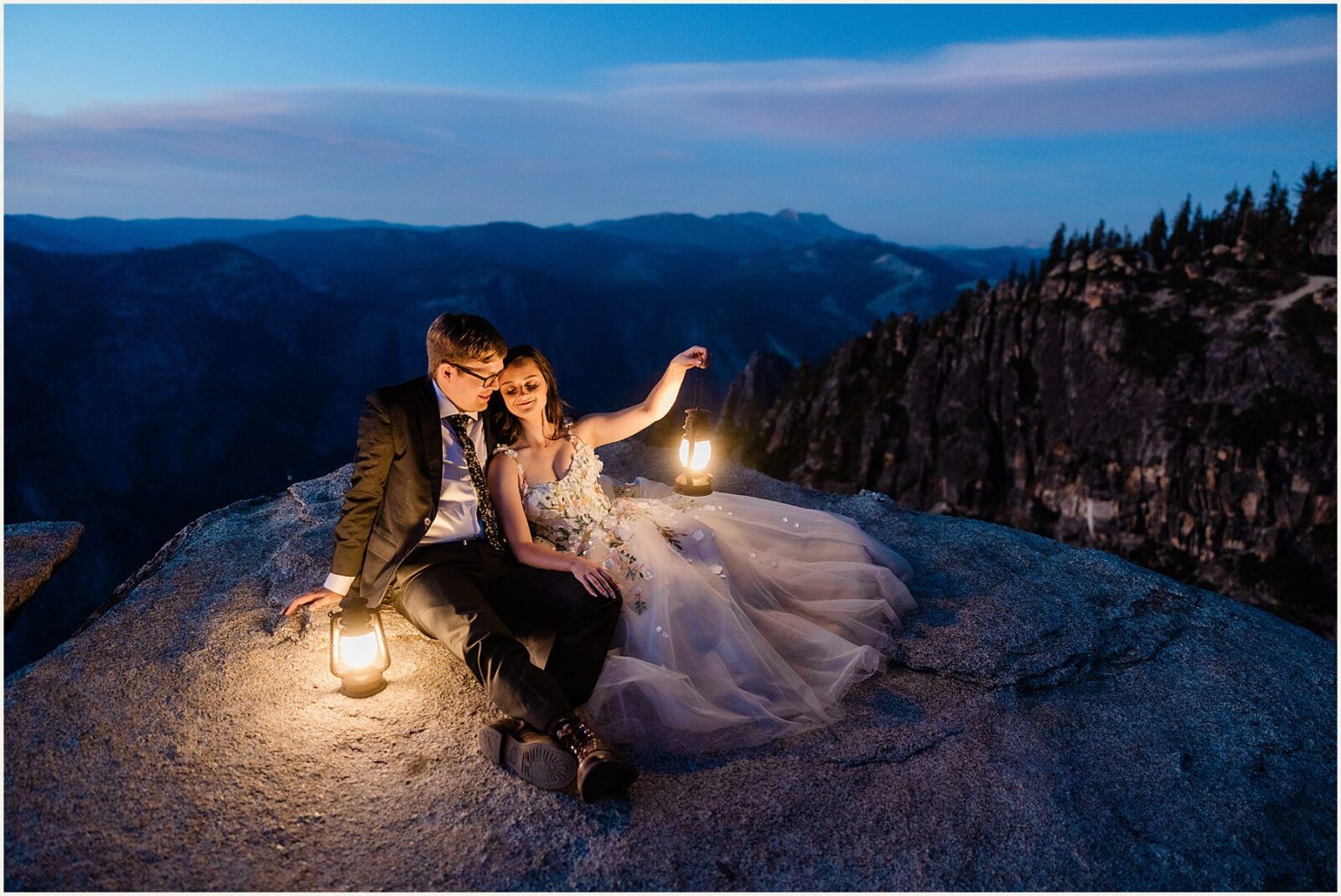 glacier-point-elopement_kat-and-ryan_0013-1600x1070 Glacier Point Elopement In Yosemite With Family