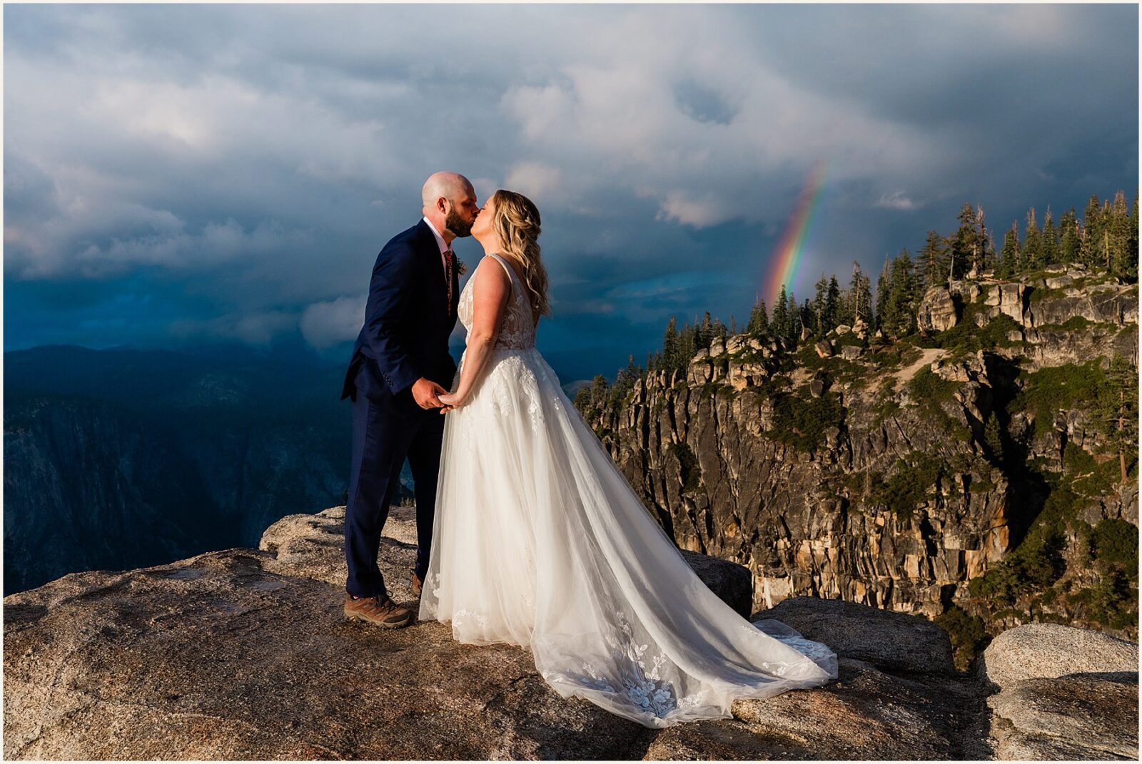 hiking-wedding_tiffany-and-alex_0112-1600x1069 Hiking Wedding | Sunrise Yosemite Elopement