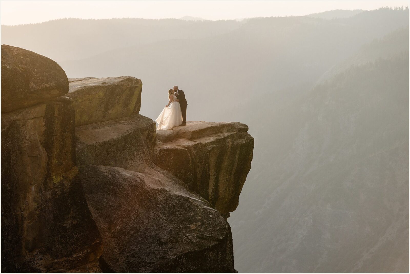 hiking-wedding_tiffany-and-alex_0112-1600x1069 Hiking Wedding | Sunrise Yosemite Elopement