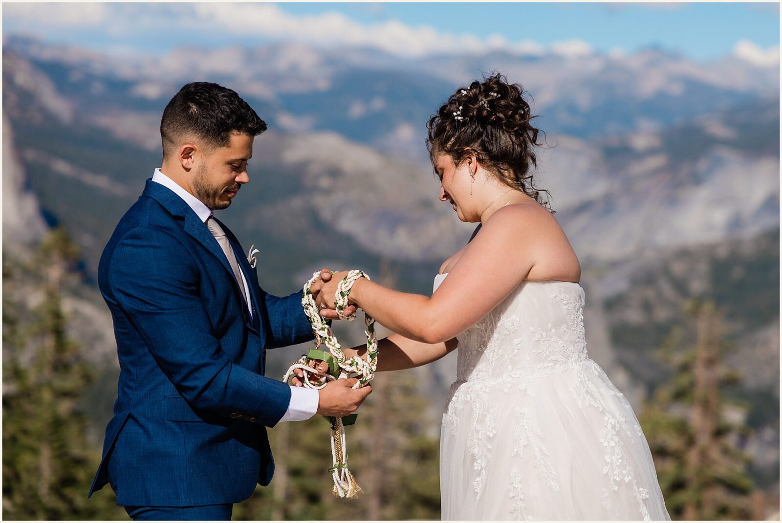 intimate-Yosemite-elopement_ryann-and-enrique_0052-1600x1070 Intimate Yosemite Elopement in Summer