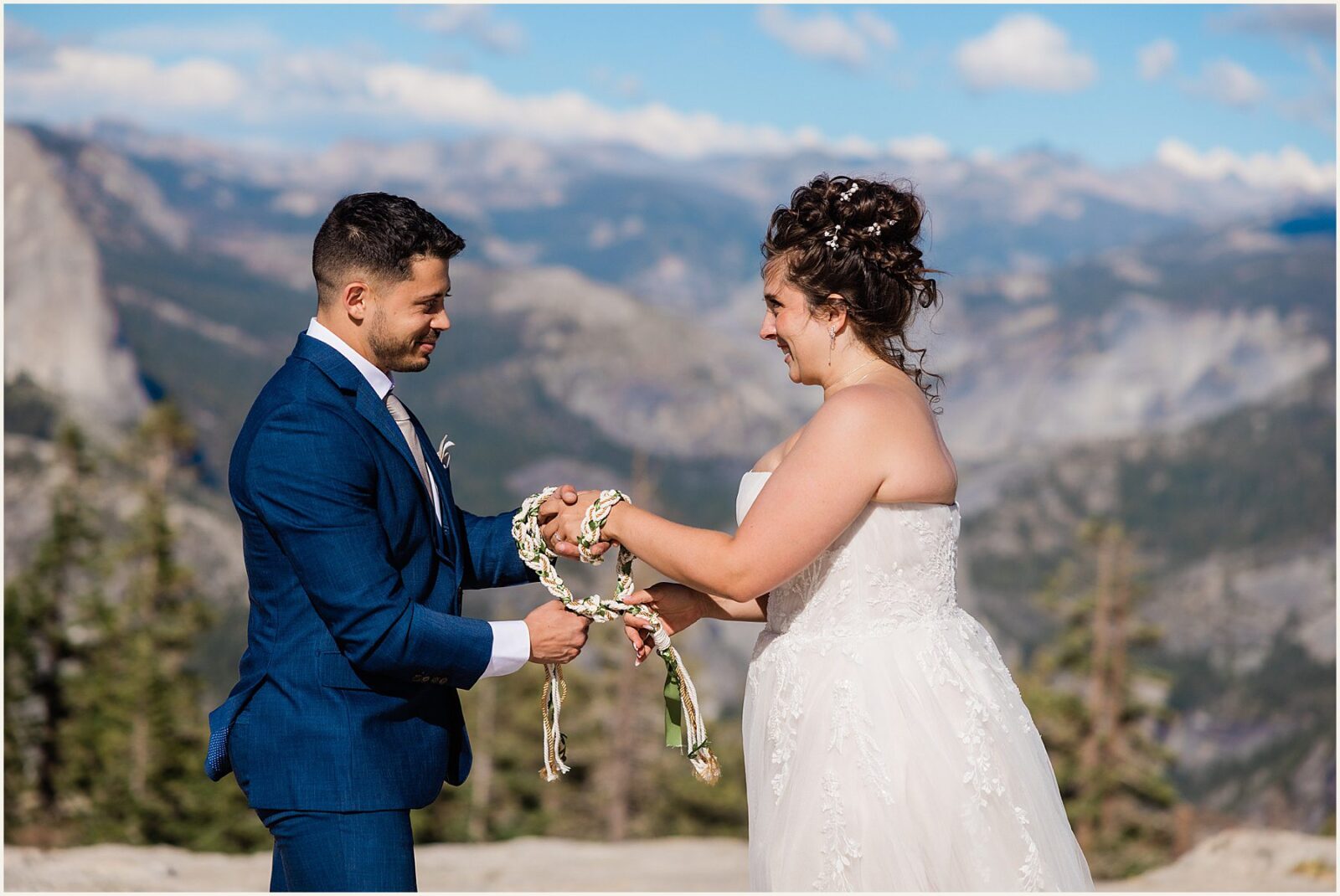 intimate-Yosemite-elopement_ryann-and-enrique_0052-1600x1070 Intimate Yosemite Elopement in Summer