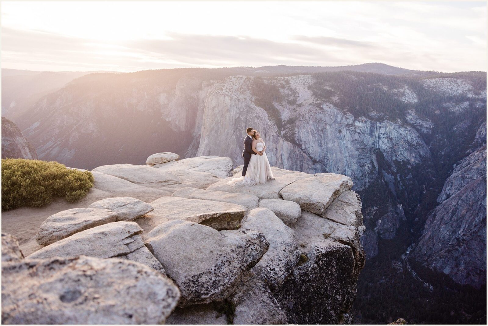 intimate-Yosemite-elopement_ryann-and-enrique_0052-1600x1070 Intimate Yosemite Elopement in Summer
