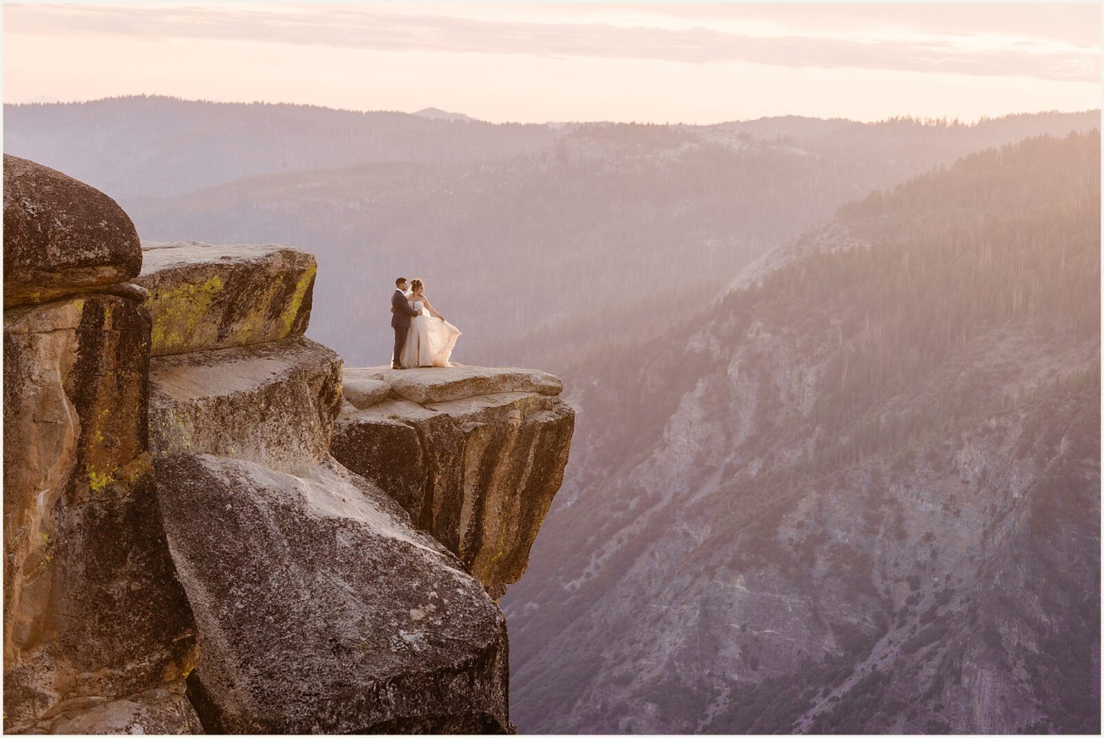intimate-Yosemite-elopement_ryann-and-enrique_0052-1600x1070 Intimate Yosemite Elopement in Summer