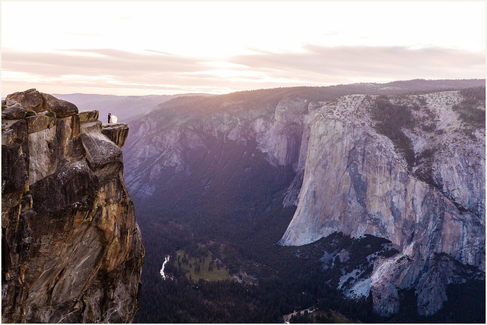 intimate-Yosemite-elopement_ryann-and-enrique_0052-1600x1070 Intimate Yosemite Elopement in Summer