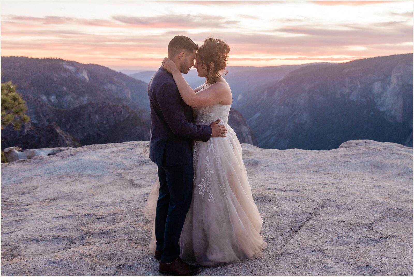 intimate-Yosemite-elopement_ryann-and-enrique_0052-1600x1070 Intimate Yosemite Elopement in Summer