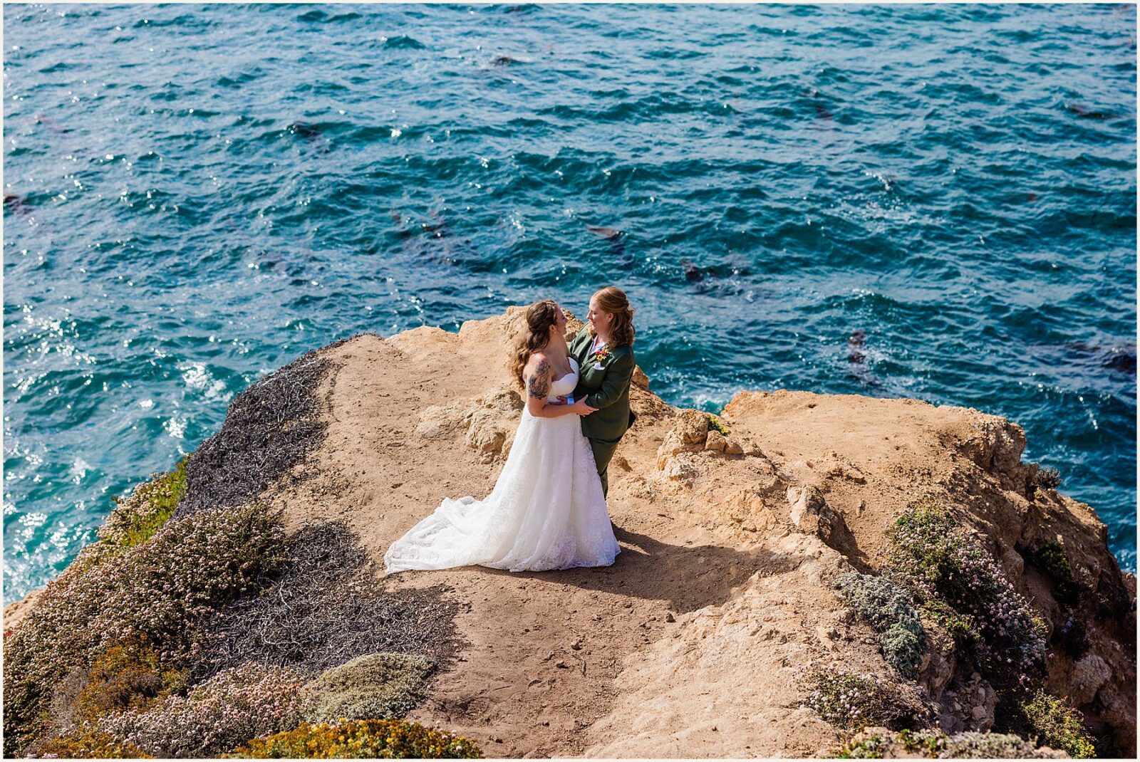 micro-beach-weddings_emily-and-brianna_0049-1600x1070 Micro Beach Wedding | Coastal Elopement