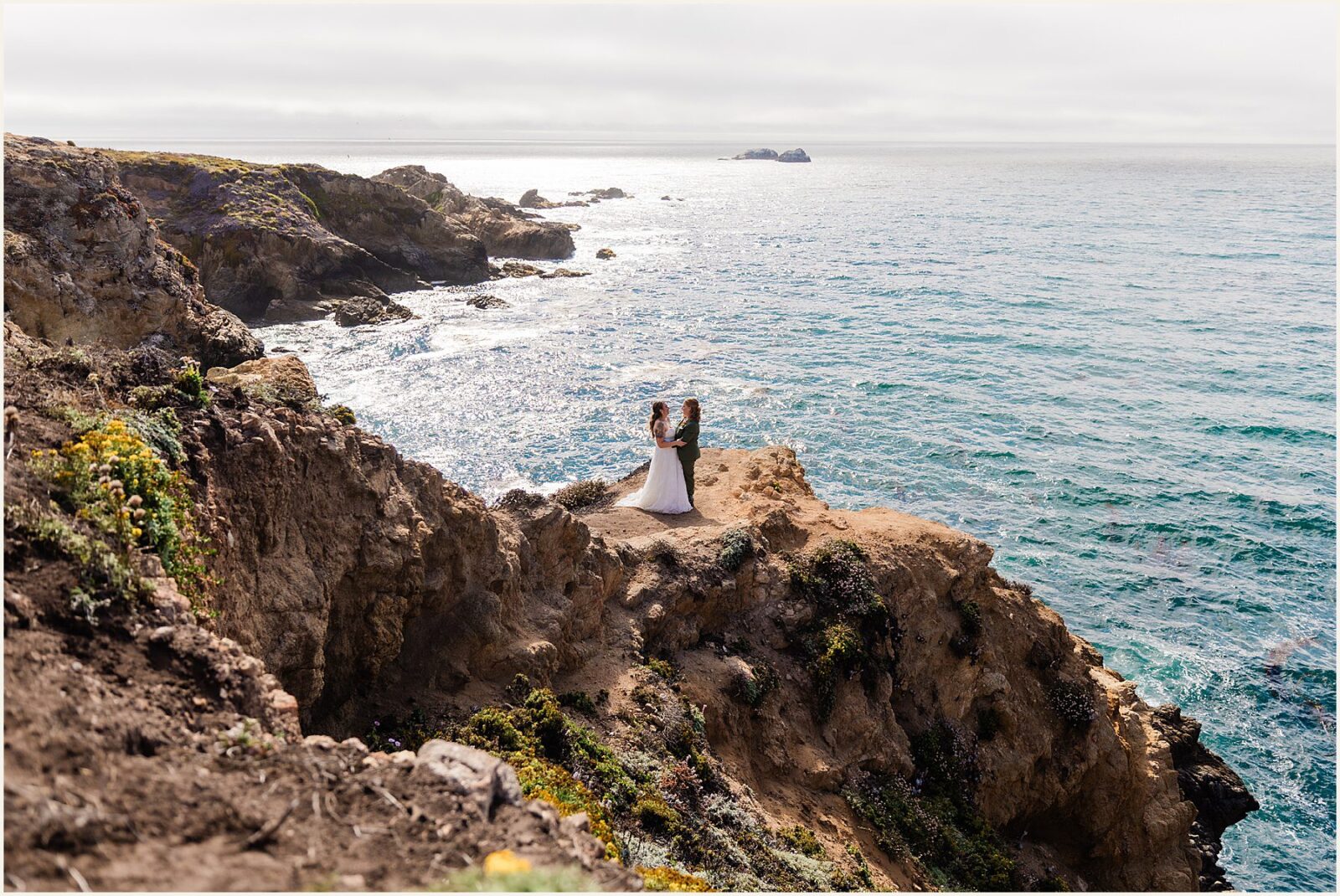 micro-beach-weddings_emily-and-brianna_0049-1600x1070 Micro Beach Wedding | Coastal Elopement