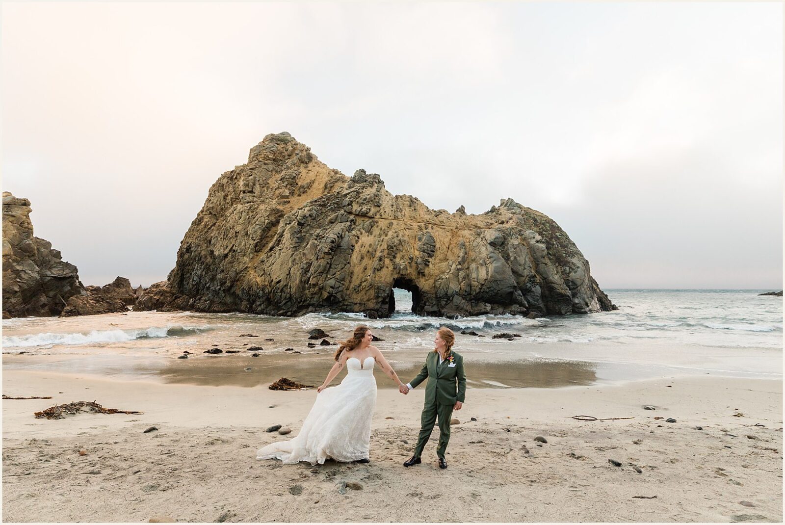 micro-beach-weddings_emily-and-brianna_0049-1600x1070 Micro Beach Wedding | Coastal Elopement