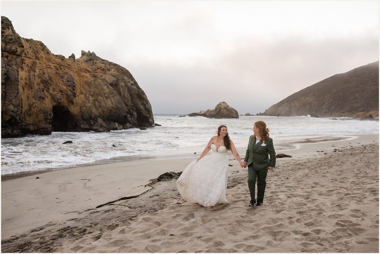 micro-beach-weddings_emily-and-brianna_0049-1600x1070 Micro Beach Wedding | Coastal Elopement