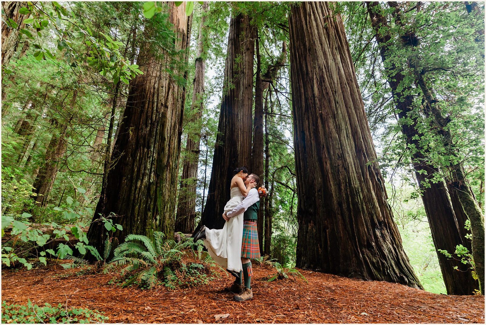 redwood-elopement_wenya-and-wilson_0026-1600x1070 Adventure Weddings + Elopements redwood-elopement_wenya-and-wilson_0026-1600x1070 Redwood Elopement | Eloping With Friends