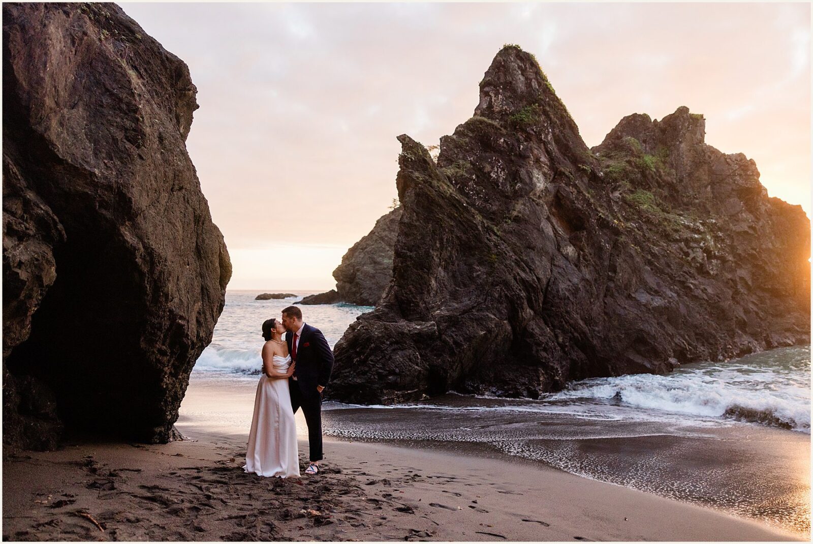 redwood-elopement_wenya-and-wilson_0026-1600x1070 Adventure Weddings + Elopements redwood-elopement_wenya-and-wilson_0026-1600x1070 Redwood Elopement | Eloping With Friends