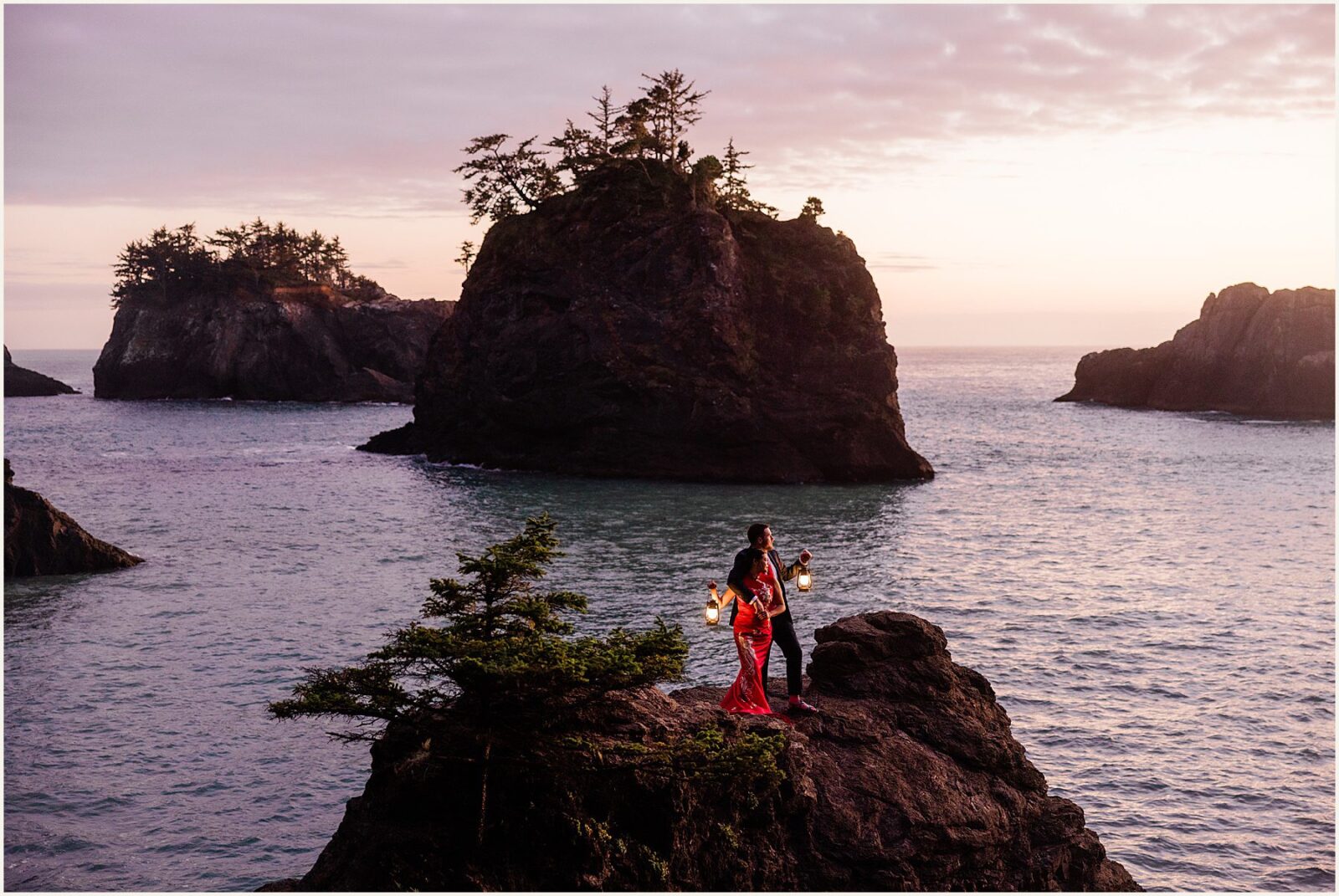 redwood-elopement_wenya-and-wilson_0026-1600x1070 Adventure Weddings + Elopements redwood-elopement_wenya-and-wilson_0026-1600x1070 Redwood Elopement | Eloping With Friends