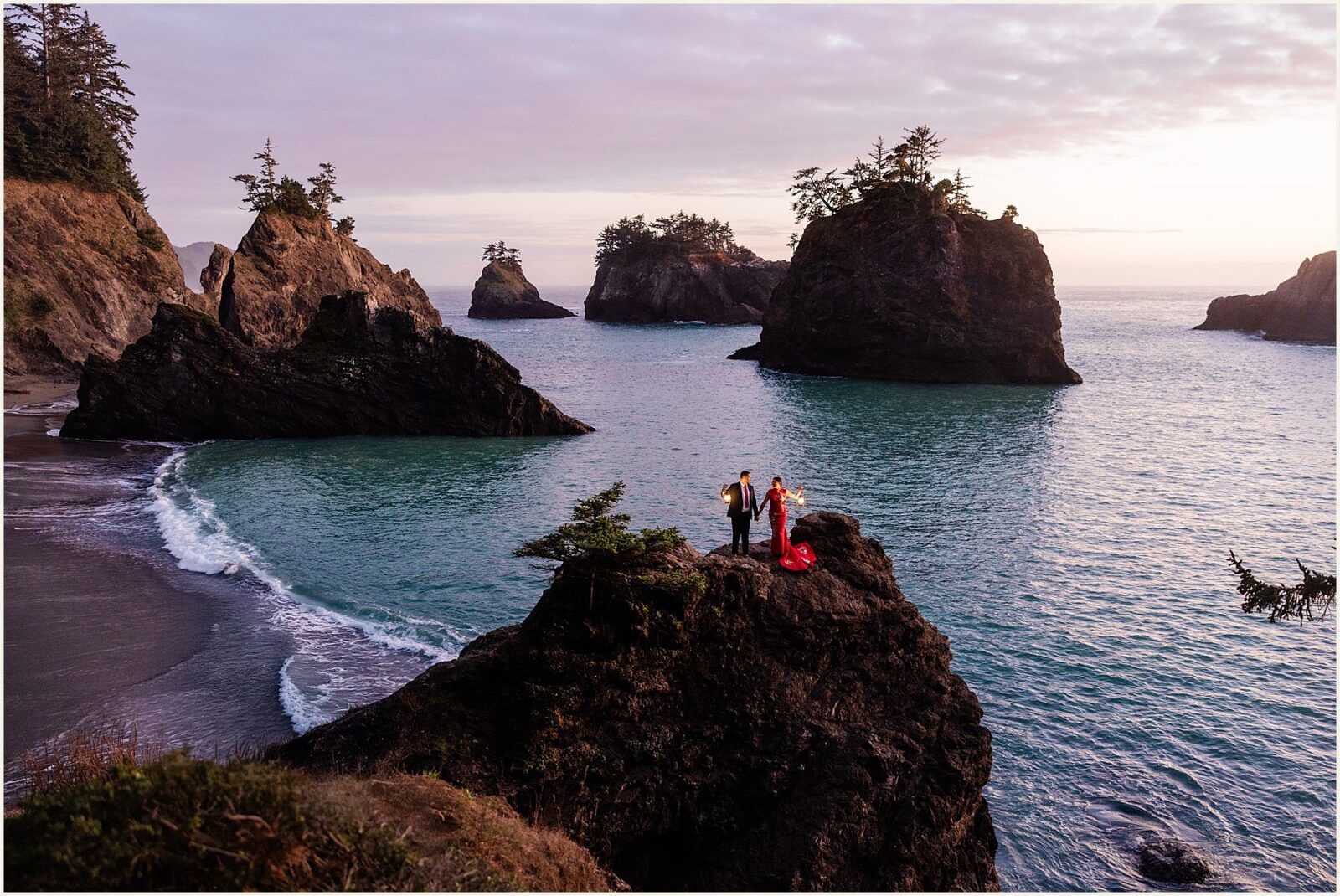 redwood-elopement_wenya-and-wilson_0026-1600x1070 Adventure Weddings + Elopements redwood-elopement_wenya-and-wilson_0026-1600x1070 Redwood Elopement | Eloping With Friends