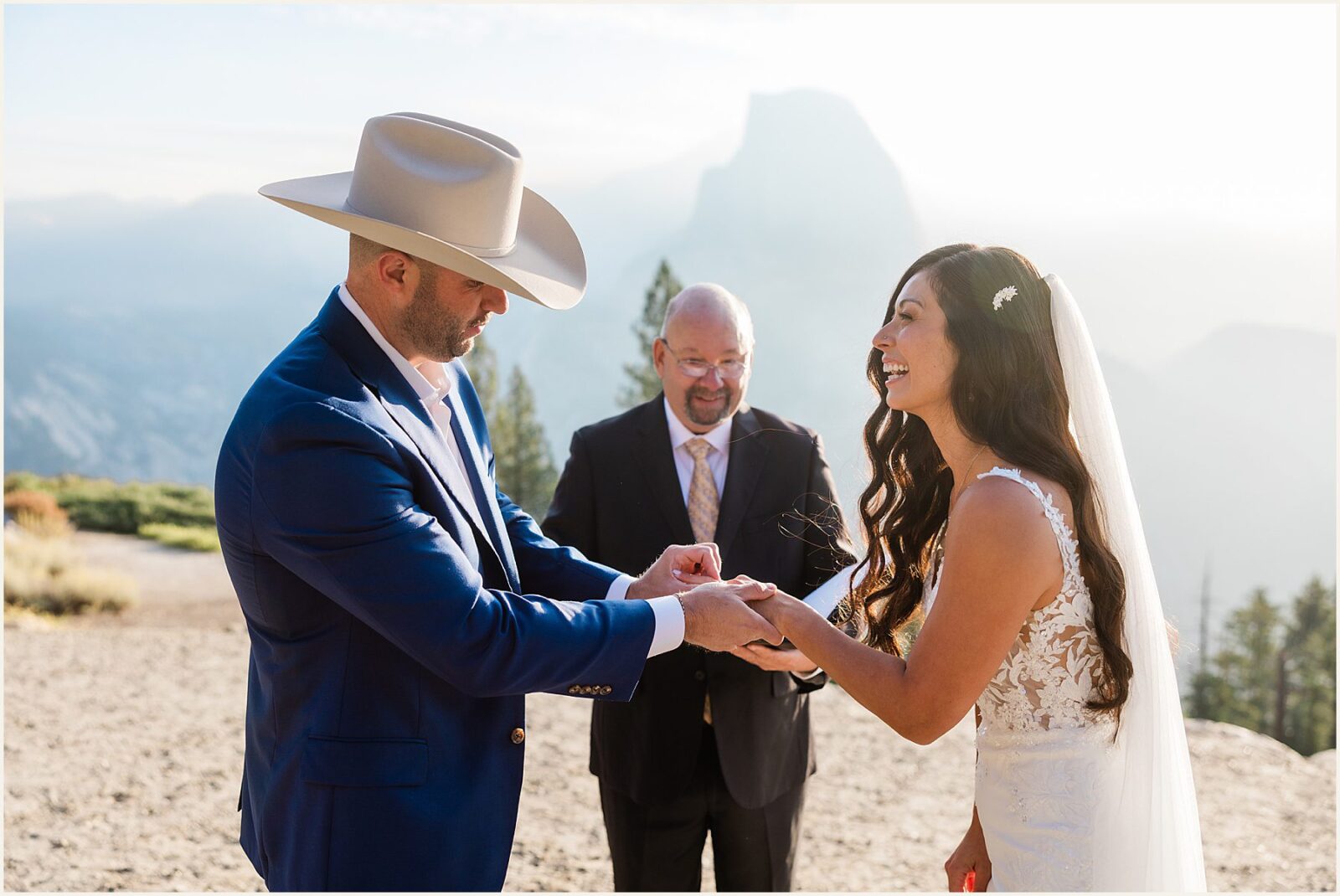 small-elopement-wedding_stephanie-and-johnathan_0011-1600x1070 Small Elopement Wedding in Yosemite National Park