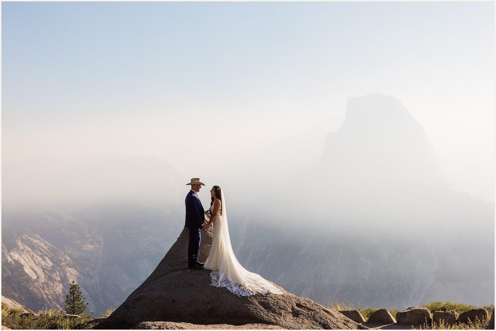 small-elopement-wedding_stephanie-and-johnathan_0011-1600x1070 Small Elopement Wedding in Yosemite National Park