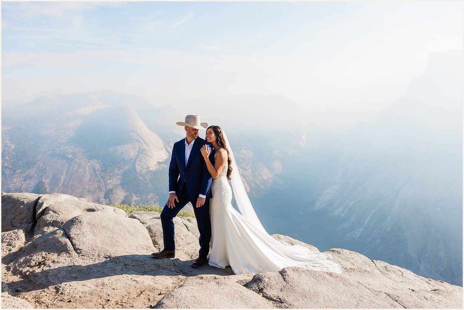 small-elopement-wedding_stephanie-and-johnathan_0011-1600x1070 Small Elopement Wedding in Yosemite National Park