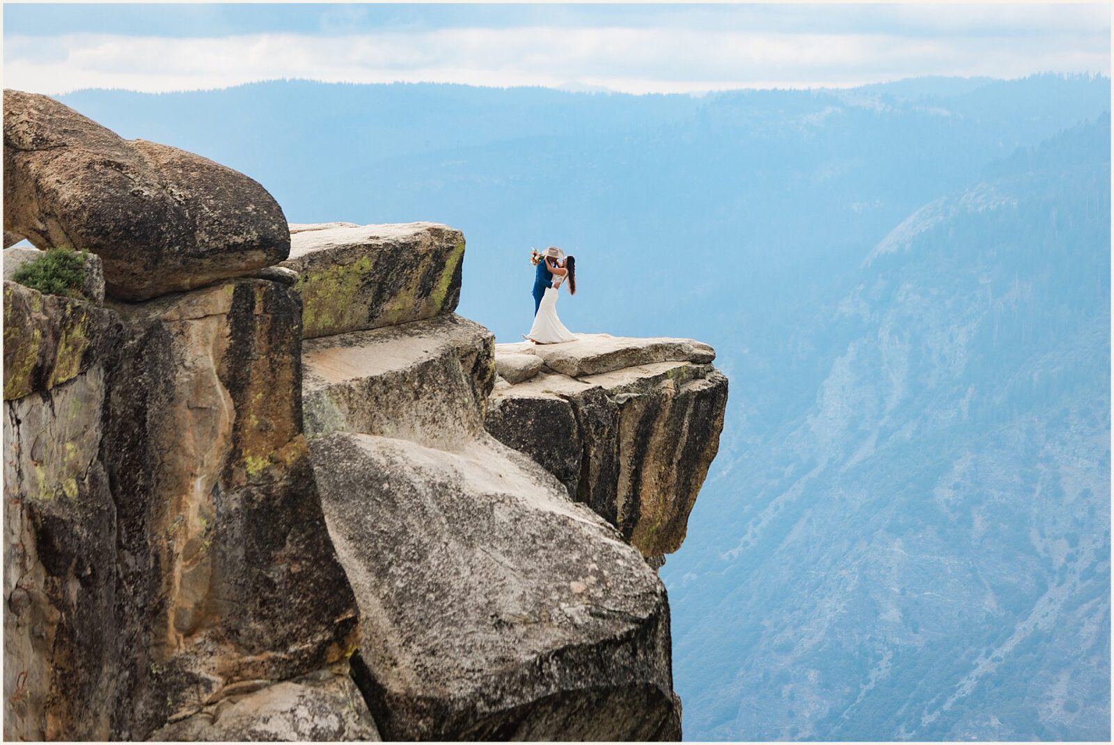 small-elopement-wedding_stephanie-and-johnathan_0011-1600x1070 Small Elopement Wedding in Yosemite National Park