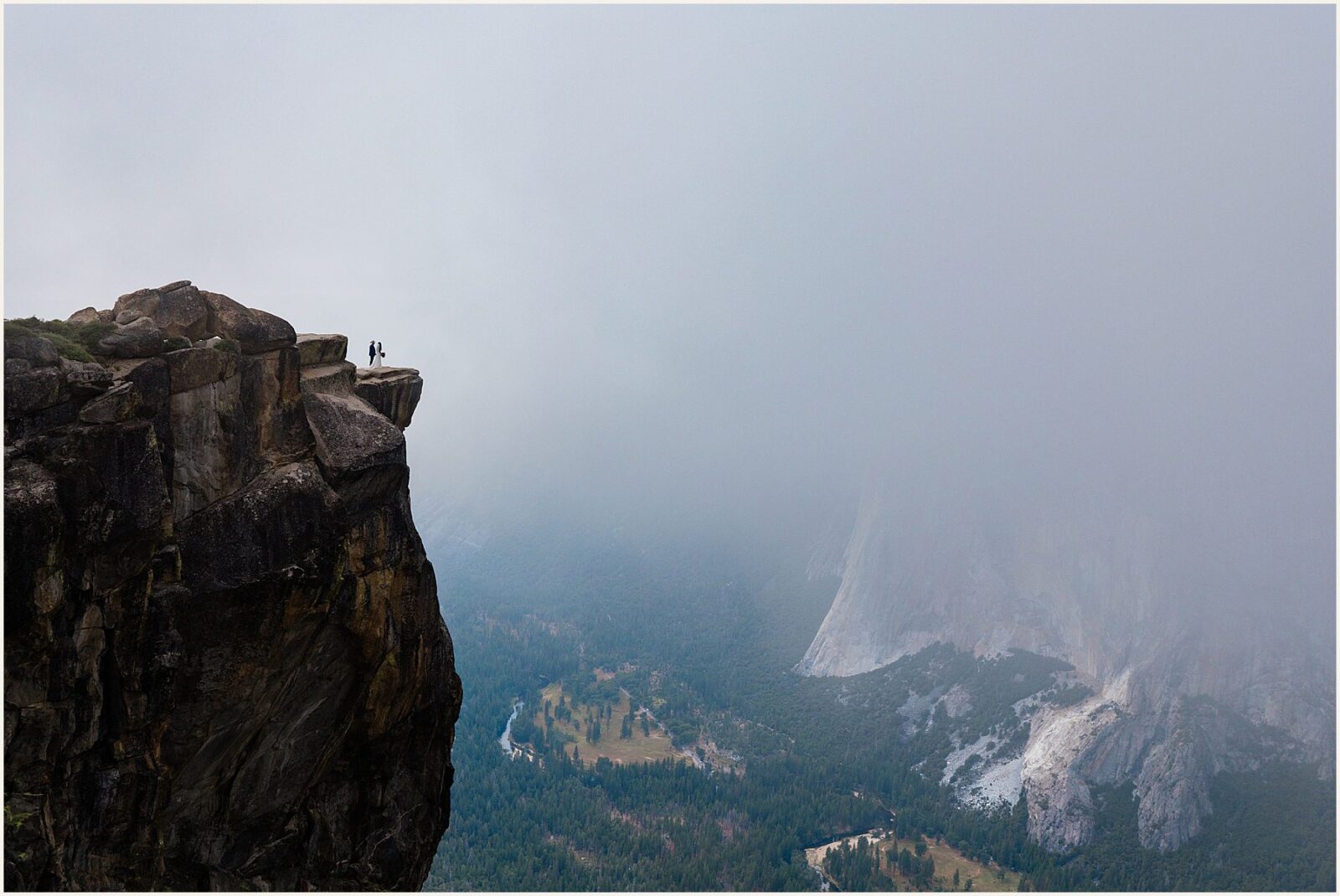 small-elopement-wedding_stephanie-and-johnathan_0011-1600x1070 Small Elopement Wedding in Yosemite National Park