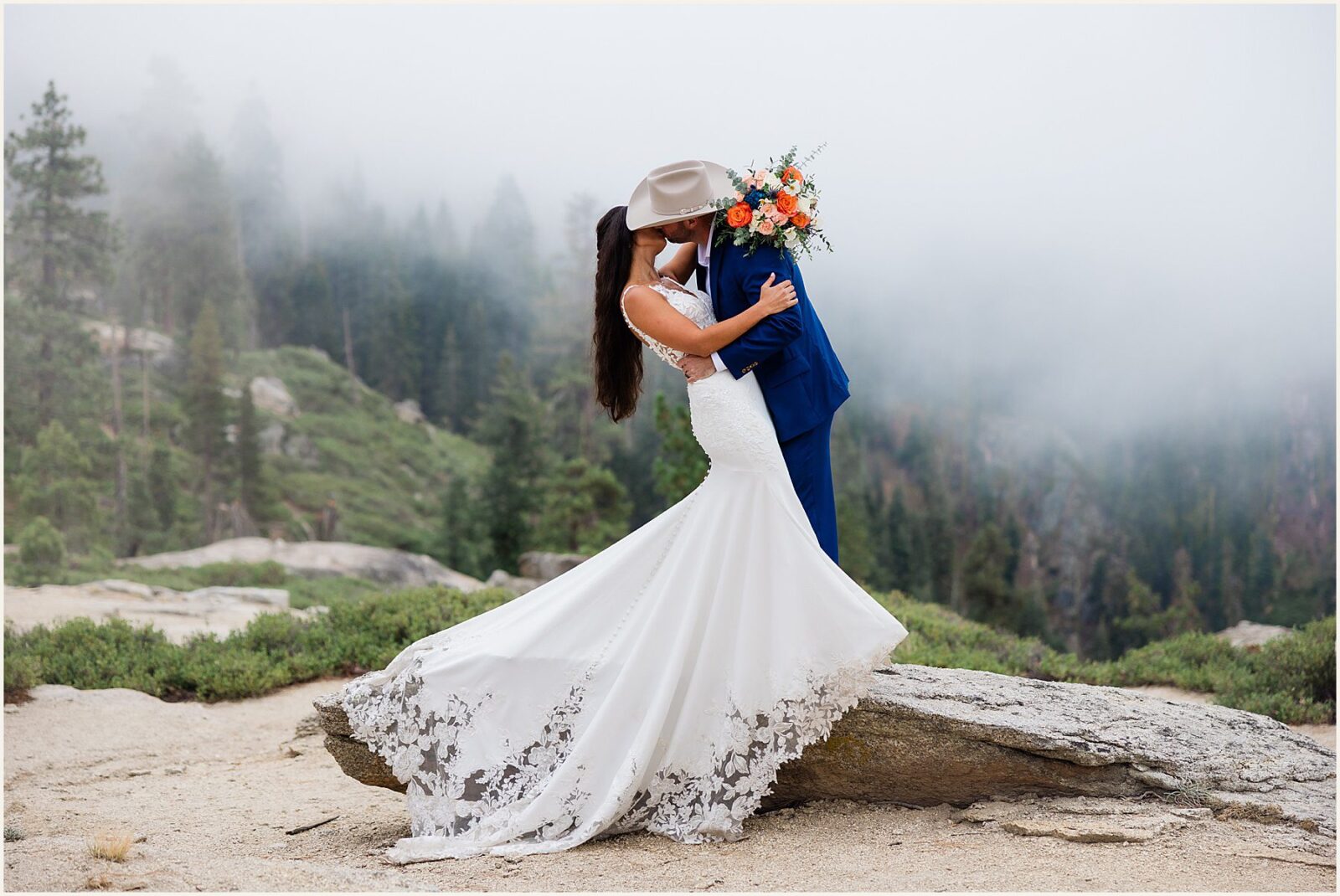 small-elopement-wedding_stephanie-and-johnathan_0011-1600x1070 Small Elopement Wedding in Yosemite National Park