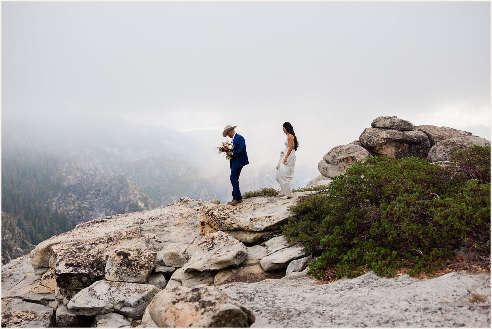 small-elopement-wedding_stephanie-and-johnathan_0011-1600x1070 Small Elopement Wedding in Yosemite National Park