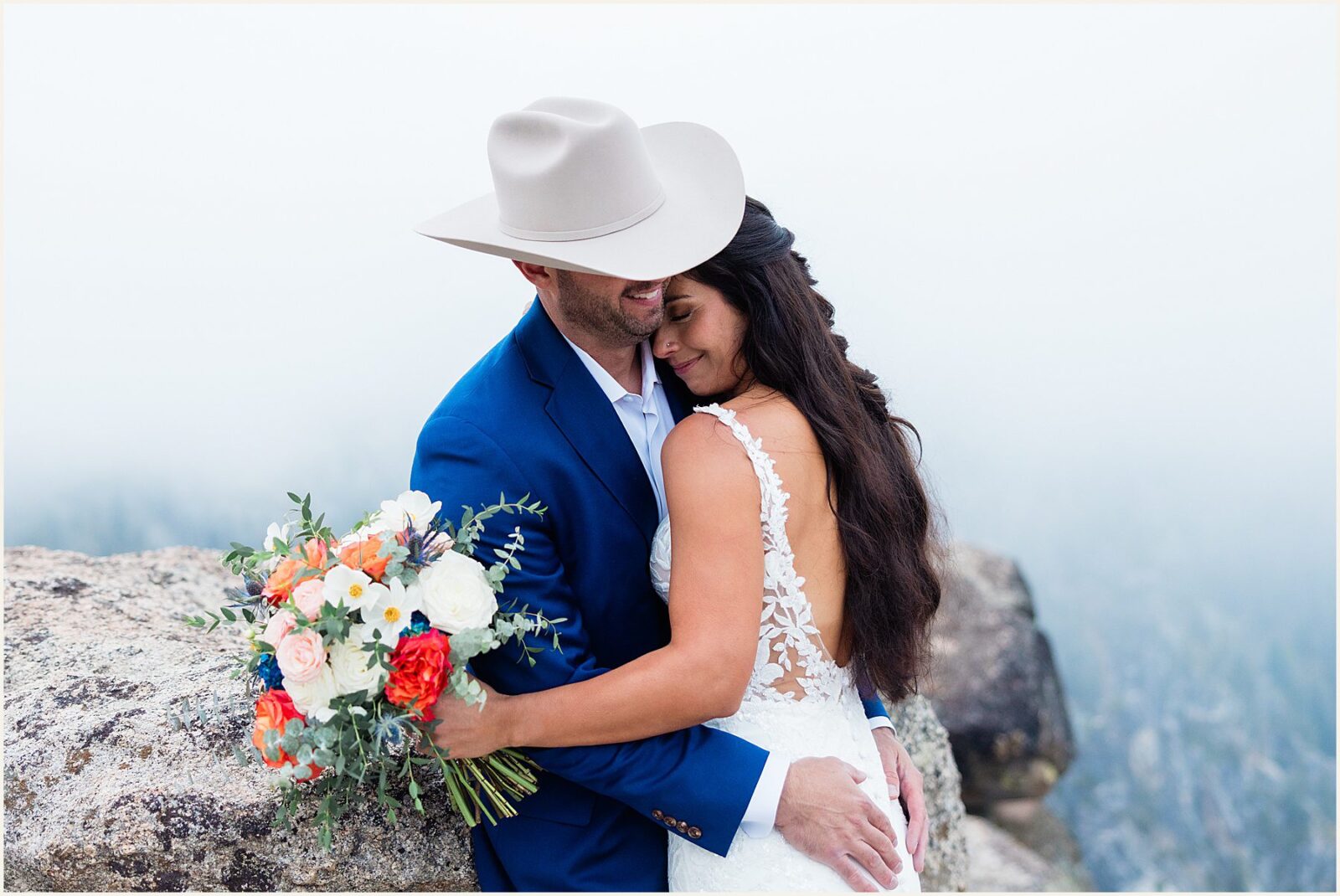 small-elopement-wedding_stephanie-and-johnathan_0011-1600x1070 Small Elopement Wedding in Yosemite National Park