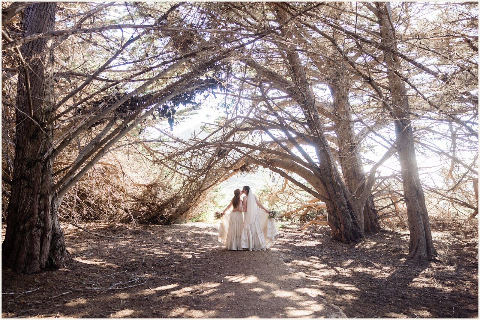 Big-Sur-Elopement-Photos_Emma-and-McKayla_0063-1600x1069 Big Sur Elopement Photos: A Coastal Love Story