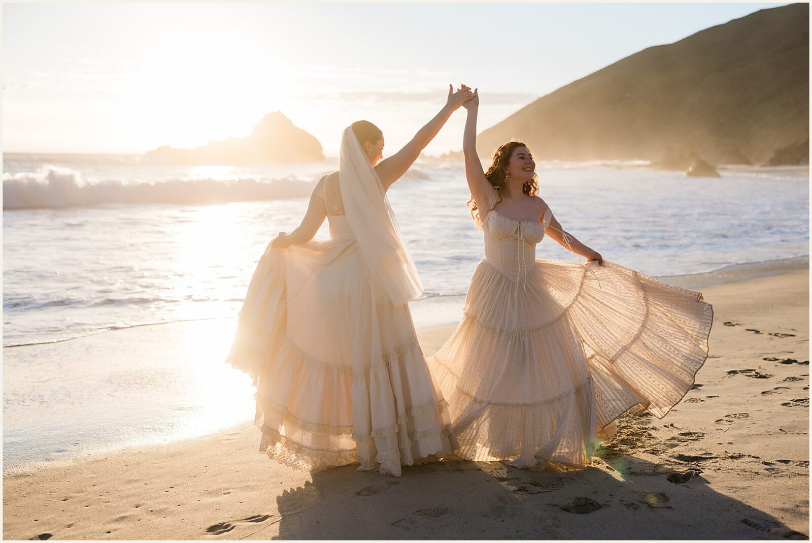 Big-Sur-Elopement-Photos_Emma-and-McKayla_0063-1600x1069 Big Sur Elopement Photos: A Coastal Love Story