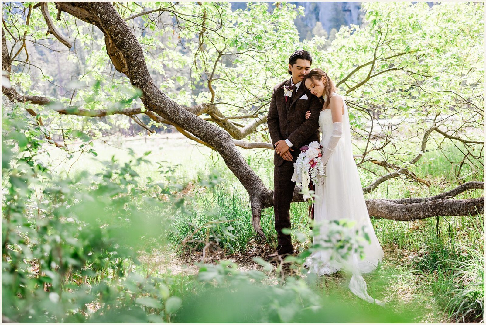 Yosemite-Intimate-Wedding_Grace-and-Kane_0053-1600x1201 Yosemite Intimate Wedding at Waterfalls in Spring
