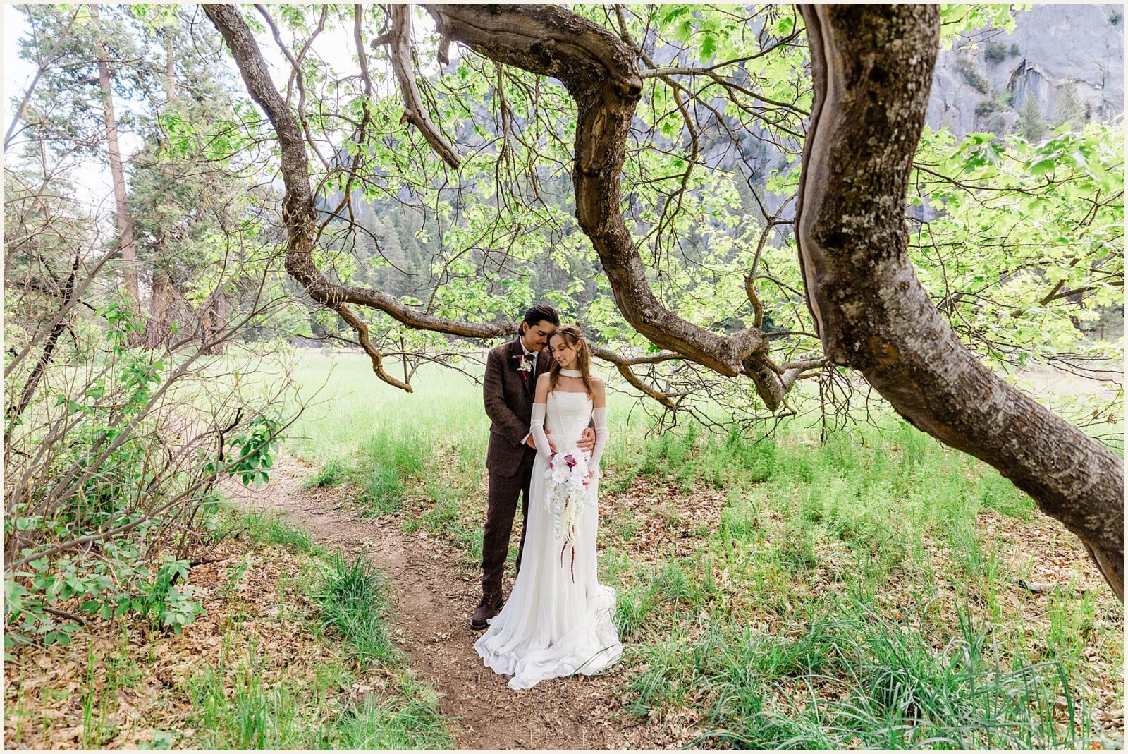 Yosemite-Intimate-Wedding_Grace-and-Kane_0053-1600x1201 Yosemite Intimate Wedding at Waterfalls in Spring